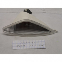 FEU CLIGNOTANT AVANT DROIT...